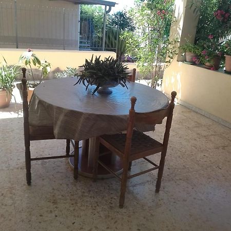 Casa Ester Ascea Rum bild